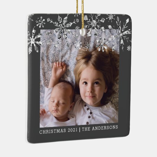 Moderne kerstfoto Silver Snowflake Keramisch Ornament (Rechts)