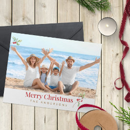 Moderne kerstkaart met familiefoto in rood design feestdagen kaart