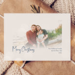 Moderne Kerstmis | Blauwe foto Feestdagenkaart<br><div class="desc">Deze moderne kerst | blauwe, vette fotovakantiekaart is perfect voor uw minimalistische shabby chic boho blue en white vakantion groet. De minimale witte handgeschreven kalligrafie is delicaat en robuust, terwijl het klasje en elegant blijft. U zult vinden dat alles over dit product editable is, zodat voel vrij om afbeeldingen of...</div>