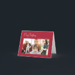 Moderne Kerstmis | drie foto's met rode volslagen Feestdagen Kaart<br><div class="desc">Deze moderne kerst | De rode gevouwen drie-foto-vakantiekaart is perfect voor uw minimalistische shabby chic boho red and white vakantion groet. De minimale witte handgeschreven kalligrafie is delicaat en robuust, terwijl het klasje en elegant blijft. U zult vinden dat alles over dit product editable is, zodat voel vrij om afbeeldingen...</div>