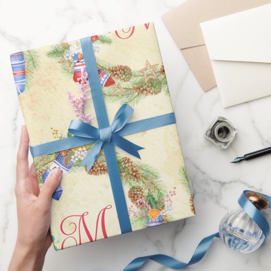 Moderne Kerstmis Krans Rood Geel Letter  Cadeaupapier (Geschenken)