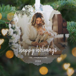 Moderne kerststijlvolle minimalistische Manuscript Ornament Kaart<br><div class="desc">Prettige feestdagen Eenvoudige, stijlvolle aangepaste foto "Kerst ontwerp met moderne minimalistische handgeschreven script typografie en een eenvoudige zwarte gradiënt. De foto en tekst kunnen eenvoudig worden gepersonaliseerd voor een ontwerp dat zo uniek is als uw speciale familie! Het getoonde afbeelding is alleen ter illustratie te vervangen door uw eigen foto....</div>
