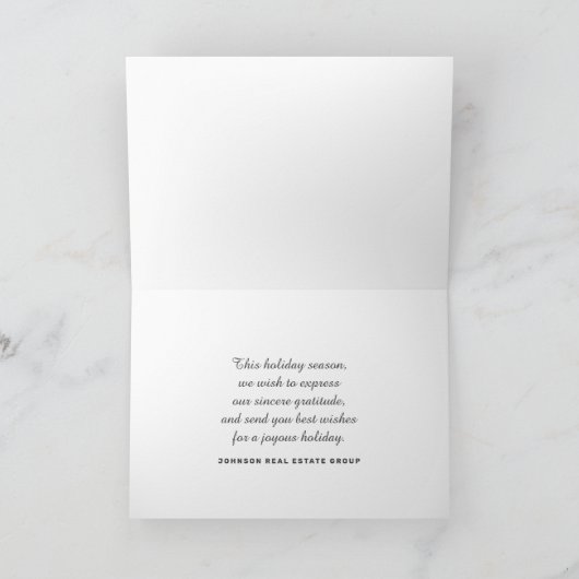 Moderne kerstversieringen met rood en groene pine feestdagen kaart (Binnen)