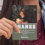 Moderne Kinder foto Birthday | Groene dank voor uw Bedankkaart<br><div class="desc">Stuur een extra speciale dank aan uw gasten, bedankt hen voor het bijwonen van uw feest en dankbaarheid voor hun geschenken. Met je favoriete foto van je verjaardag/christenen/baby shower/feestje met een speelse tekst die "DANK JOU" en "Ik heb ook van de cake en de cadeaus genoten, maar mijn favoriete deel...</div>