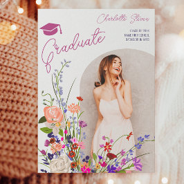 Moderne kische wilde bloemen afstuderen met script aankondiging