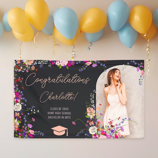 Moderne kische wilde bloemen afstuderen met script spandoek