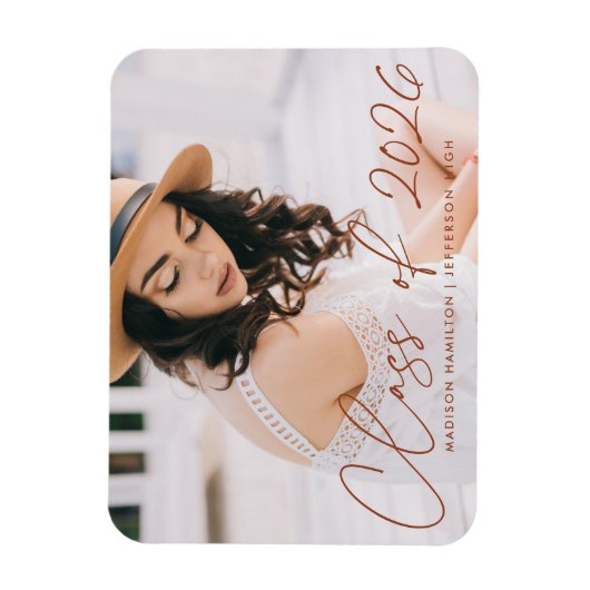 Moderne Klas van 2026 Terracotta Script Afstuderen Magneet (Verticaal)