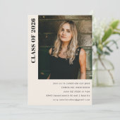 Moderne klasse 2023 Cream Photo Graduation Party Kaart (Staand voorkant)