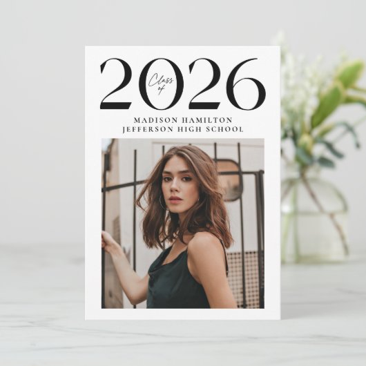 Moderne Klasse van 2025 2 Foto Afstuderen Aankondiging (Staand voorkant)