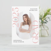 Moderne Klasse van 2025 Roze Afstudeerder 2 Foto A Aankondiging (Staand voorkant)