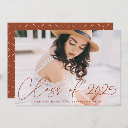 Moderne Klasse van 2025 Terracotta Script Foto Aankondiging (Voorkant / Achterkant)