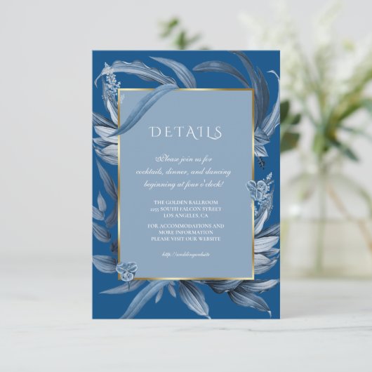 Moderne Klassiek Blauwe Bladeren Gouden Huwelijksr Informatiekaartje (Staand voorkant)
