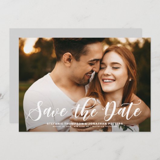Moderne klassieke kalligrafie overlay foto save the date (Voorkant / Achterkant)