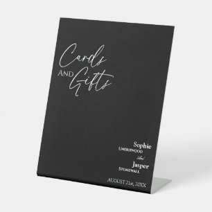 Moderne klassieke zwarte bruiloft en cadeaubonnen reclamebord met voetstuk
