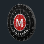 Moderne klassieke zwarte monogram dartbord<br><div class="desc">Moderne zwarte dart board met rood monogram medallion,  klassiek bloktypografie initiaal en naam in wit. Personaliseer met naam en initiaal.</div>