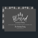 Moderne kleine superboer zegende kerstmis feestdagenkaart<br><div class="desc">Moderne,  minimale boerderijstijl gezegend met kersttrouwe,  stijlvolle feestkaart. Met moderne handgetekende tekst en bomen. De achtergrondkleur kan worden aangepast.</div>