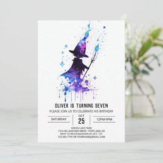 Moderne kleine tovenaar verjaardag kaart (Staand voorkant)