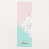Moderne kleurblok marmeren monogram yogamat (Voorkant)