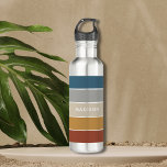 Moderne, kleurrijke, beach Colorblock persoonlijke Waterfles<br><div class="desc">Dit kleurrijke en moderne ontwerp biedt een kleurenblokpatroon in blauw en bruin met uw persoonlijke naam #waterbottles #drinkware #personalizedgifts</div>