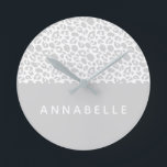 Moderne, kleurrijke dierprintontwerp ronde klok<br><div class="desc">Moderne,  kleurrijke dierprintontwerpen. De kleur kan worden aangepast aan uw kamer. Een deel van een collectie.</div>