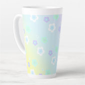 Moderne kleurrijke gradiëntblauwe bloemen patroon latte mok (Linkerhoek)