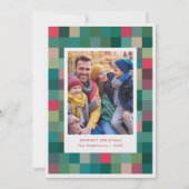 Moderne kleurrijke pixel geruite kerstfoto feestdagenkaart (Voorkant)