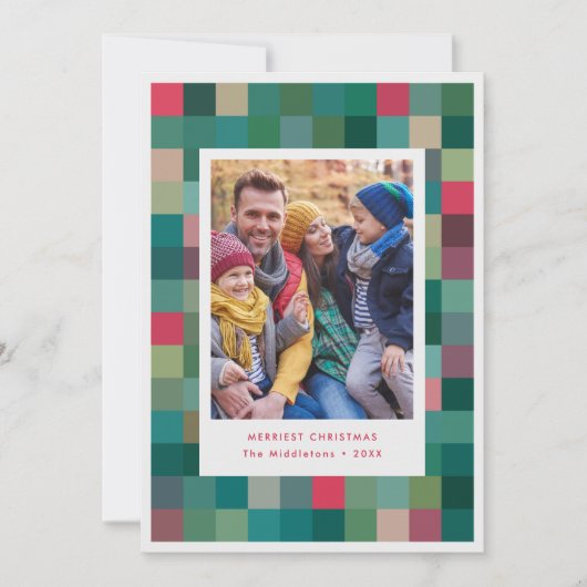 Moderne kleurrijke pixel geruite kerstfoto feestdagenkaart (Voorkant)
