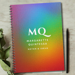 Moderne kleurrijke regenboog witte monogram Initia Notitieboek