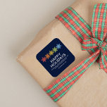 Moderne kleurrijke sneeuwvlokken Kerstmis Vierkante Sticker<br><div class="desc">Eenvoudige moderne kerstvakantie sticker met een rij felgekleurde vakantie sneeuwvlokken. Minimalistische typografie. Schoon eenvoudig ontwerp. Alle tekstgebieden kunnen worden gepersonaliseerd. Contacteer ons voor hulp bij het personaliseren of aanpassen aan uw individuele wensen. Prettige feestdagen Nee!</div>