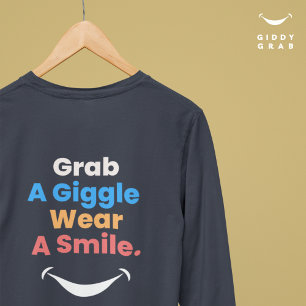 Moderne Kleurrijke Typografie Smile Simple Navy T-shirt