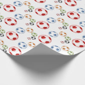 Moderne kleurrijke voetballen cadeaupapier (Hoek)