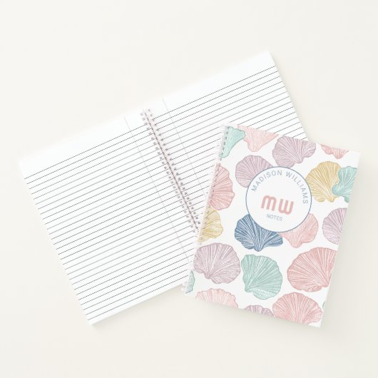 Moderne Kleurrijke Zeeschelp Custom Monogram Coast Notitieboek (Binnen)