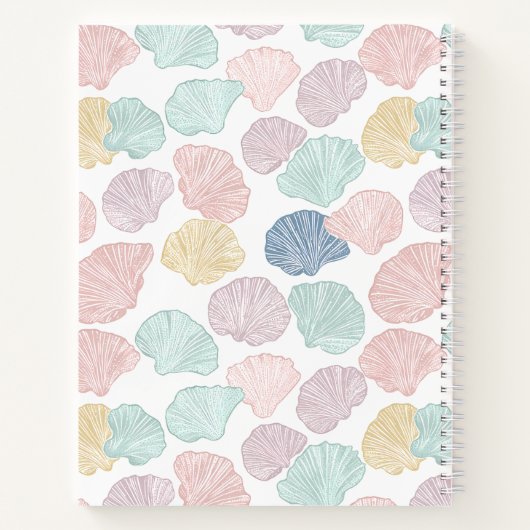 Moderne Kleurrijke Zeeschelp Custom Monogram Coast Notitieboek (Achterkant)
