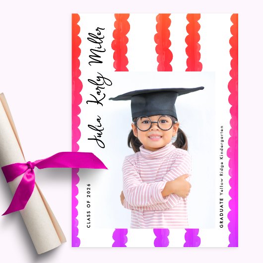 Moderne kleuterschoolfoto klas van 2026 afstuderen aankondiging