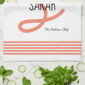 Moderne Koraal Elegante Monogram Hostess Theedoek (Gevouwen)