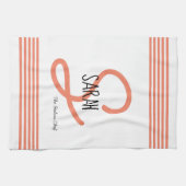Moderne Koraal Elegante Monogram Hostess Theedoek (Horizontaal)