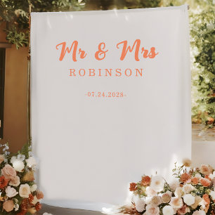 Moderne koraal oranje Mr en Mrs trouwachtergrond Wandkleed