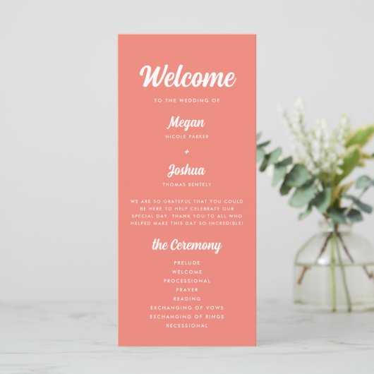 Moderne Koraal Roze Script Trouwceremonie Programmakaart (Staand voorkant)