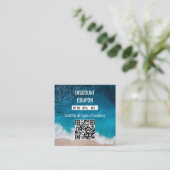 Moderne kortingscoupon met oceaanthema met QR-code Kortingskaartje (Staand voorkant)
