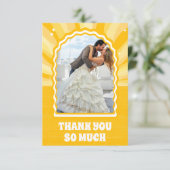 Moderne Krachtige Zonneschijn Geel Golvende Boog F Bedankkaart (Staand voorkant)