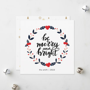 Moderne krans Berry Be Merry en Bright Christmas Feestdagenkaart