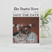 Moderne  krant Fun-Style foto bruiloft Save The Date (Staand voorkant)