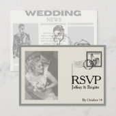 moderne krantenstijl bruiloft RSVP kaartje (Voorkant / Achterkant)