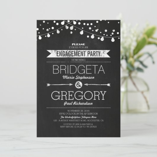 Moderne Krijtbord String Lights Engagement Party Kaart (Staand voorkant)