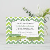 Moderne krokodillenverjaardag nodigt kaart (Staand voorkant)