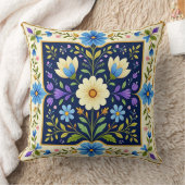 Moderne kussen met bloemendesign en rand. (Deken)