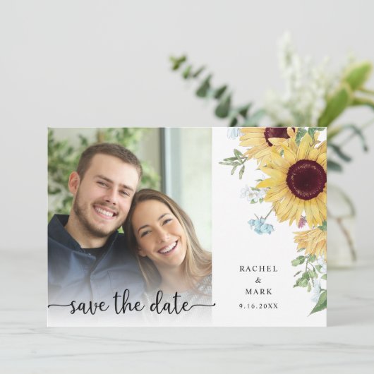 Moderne landelijke zonnebloempels save the date (Staand voorkant)