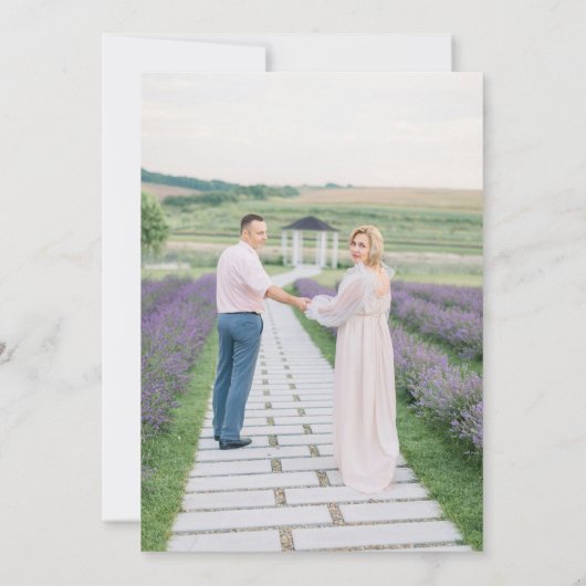 Moderne Lavendel Paar Foto Bruiloft Save the Date (Achterkant)