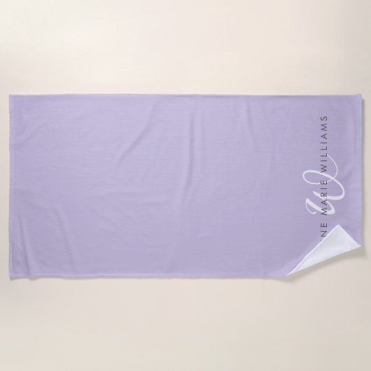 Moderne Lavendel Witte Script Monogram Strandlaken (Voorkant)