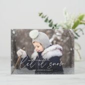 Moderne Let It Snow Script Foto Feestdagenkaart (Staand voorkant)